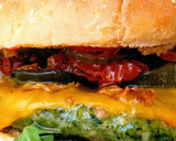 Foto del paso 6 de la receta: 81.🍔Cheeseburger Gourmet con jamón ibérico y otras delicias