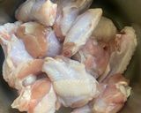รูปขั้นตอนการทำที่ 1 ของ ปีกไก่น้ำปลา