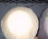 A picture of step 1 of Qeema with bowl Naan.