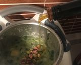 Foto del paso 5 de la receta: Crema de espinacas, pistachos y puerros
