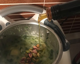 Foto del paso 5 de la receta: Crema de espinacas, pistachos y puerros
