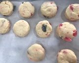 Gambar langkah 3 resipi Fruit scones.