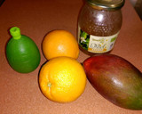 Foto del paso 1 de la receta: Smoothie de naranja, mango y lima