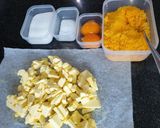 Hình bước làm 1 của món Cookie trứng muối