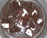 A picture of step 5 of Oreo Biscuit Cake.