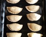A picture of step 8 of Fried meatpie.