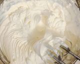 Hình bước làm 4 của món Mousse Chanh Leo