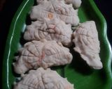 A picture of step 1 of Rice flour dudh puli pitha.