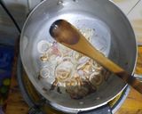 A picture of step 2 of Mushrooms stew.