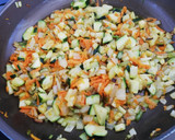 Foto del paso 3 de la receta: Pimientos veggies con quinoa