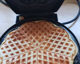 A picture of step 6 of Waffles Medley🤣.