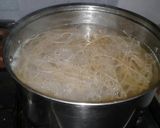 Foto del paso 1 de la receta: Tallarines en salsa amarrilla y pollo