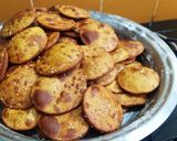 "भोपळ्याच्या पुऱ्या" (Bhoplyachya Purya Recipe In Marathi) रेसिपी स्टेप 5 फोटो