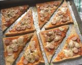 Foto langkah ke 11 dari resep Pizza Roti Tawar.