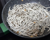 Foto del paso 3 de la receta: Aperitivo de salmón y gulas