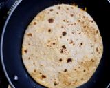 A picture of step 5 of Chappati besan sandwich.