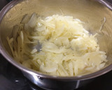 Foto del paso 3 de la receta: Cebolla caramelizada sin azúcar