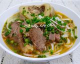 A picture of step 3 of Bún bò, giò, tái, nạm.