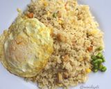 Foto langkah ke 9 dari resep Nasi Goreng Ikan Asin.