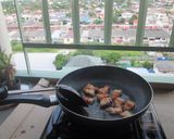 รูปขั้นตอนการทำที่ 4 ของ หมูสามชั้นทอดเกลือ