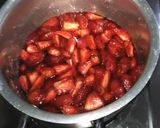 A picture of step 2 of 2 ingredients strawberry jam.