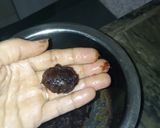 ખજૂર બોલ (Khajur balls recipe in gujarati) રેસીપી સ્ટેપ2ફોટો