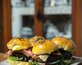 Foto del paso 13 de la receta: Cena norteamericana: Hamburguesas caseras con aros de cebolla y salsa barbacoa