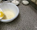 Foto del paso 2 de la receta: Magdalenas de limón con un huevo