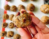 รูปขั้นตอนการทำที่ 2 ของ Oatmeal Energy Balls (ขนมสุขภาพ เฮลท์ตี้ ได้ไอเดียมาจากแนวคิดของคุณกาละแม ไม่ต้องอบ ทานได้เลย)