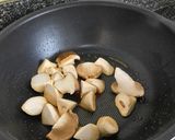A picture of step 4 of Grilled salmon with garlic Eryngii mushroom.