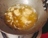 A picture of step 4 of Moong dal pakoda.