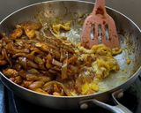 Foto langkah ke 3 dari resep Kwetiaw goreng.