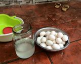 Hình bước làm 2 của món Cháo trắng lá dứa hột vịt muối
