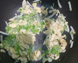 Foto langkah ke 3 dari resep Orak-Arik Telur Sawi Putih.