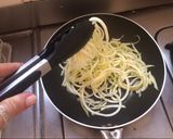 Foto del paso 4 de la receta: Keto - Fideos de zucchini (zapallito largo) con champiñones