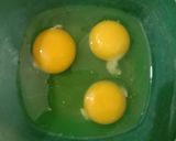 A picture of step 1 of Egg and Spinach curry.
