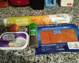 Foto del paso 1 de la receta: Hojaldre normal o sin gluten con queso de untar y salmón ahumado