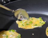 A picture of step 6 of Egg and Vermicelli Dumlette.