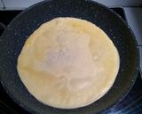 Foto langkah ke 3 dari resep Chicken Egg Roll.