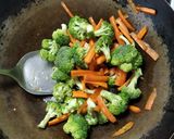 A picture of step 5 of Thai Linguine Stir Fry.