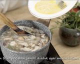Foto langkah ke 3 dari resep Sup Ayam Jamur.