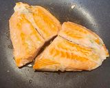 A picture of step 2 of Salmon Fried Rice with Egg.