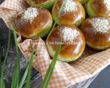 Foto langkah ke 7 dari resep Roti Pandan Kelapa Tanpa Ulen.