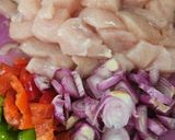 Foto langkah ke 1 dari resep Ayam Masak Paprika.