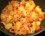 Foto del paso 10 de la receta: Repollo con patatas, bacon y chorizo