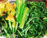 Hình bước làm 4 của món Cơm sen, rau tập tàng chấm cá kho tộ