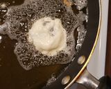 A picture of step 2 of Fried Oreos.