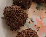 Foto langkah ke 5 dari resep Bola bola coklat isi keju simple.