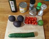Avokádós paradicsomsaláta-sült hallal és steak burgonyával recept fázis 1 fotója