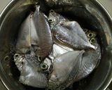 Hình bước làm 2 của món Canh cá liệt nấu thơm cà